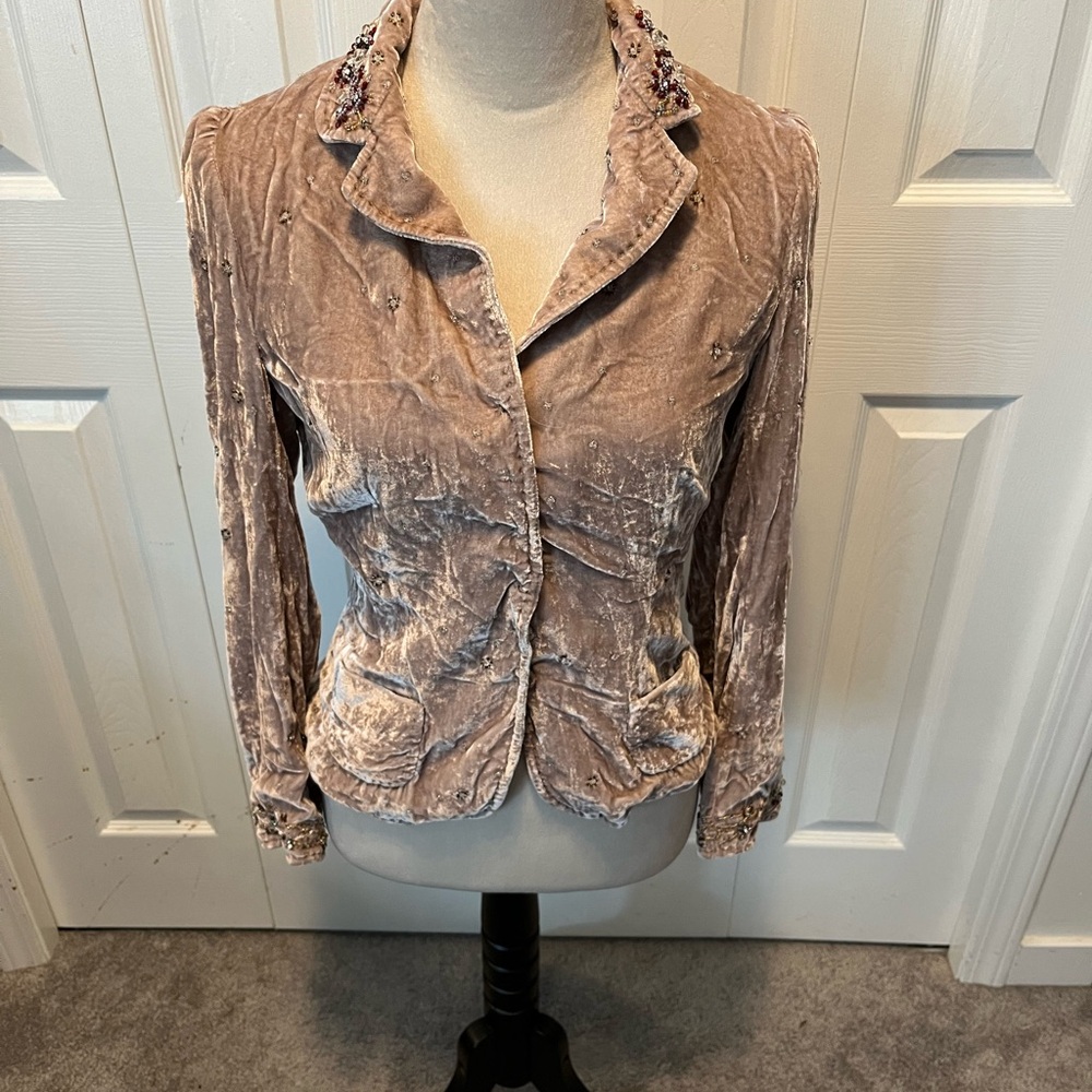 Ellie Tahari size 4 Romantic Embellished Women's Velvet Jacket in Tan